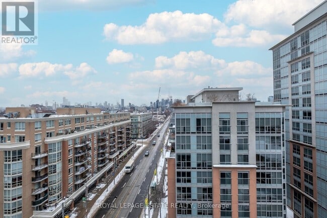 Photo du bâtiment - 1029 King St W