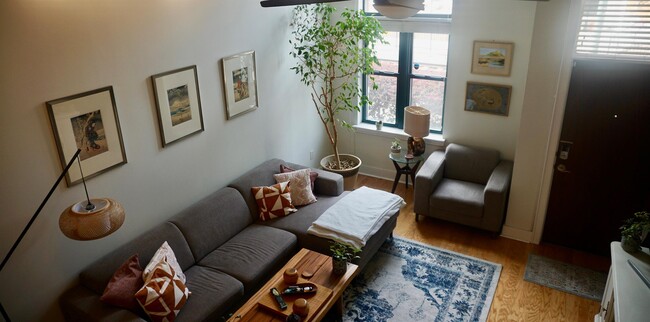 Building Photo - 115 E Park Ave