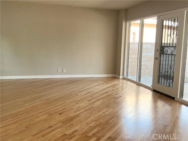 Building Photo - 945 W Berkeley Ct