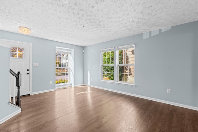 Foto del edificio - 8211 Water Lily Way