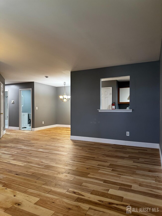 Building Photo - 93 Kensington Dr