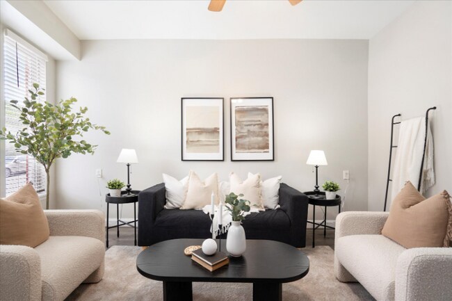 Photo - 57 E Heath St Townhome