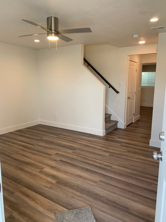 Building Photo - 768 E Diane's Way Bldg A