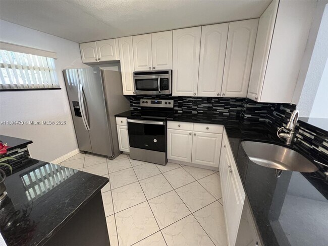 Foto del edificio - 1200 NW 87th Ave
