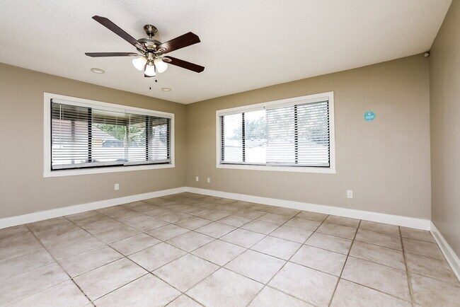 Foto del edificio - 9504 Lake Douglas Pl