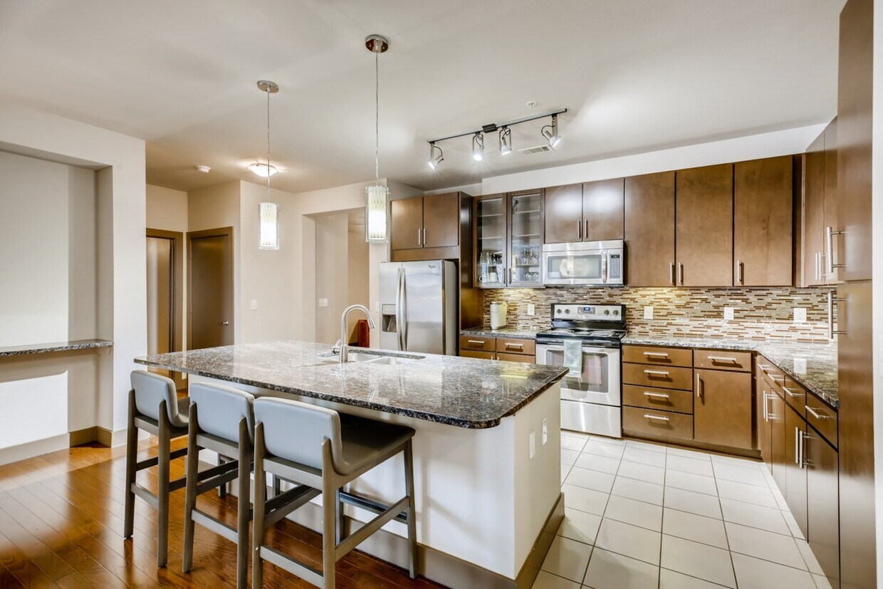 Foto principal - 5755 Almeda Rd