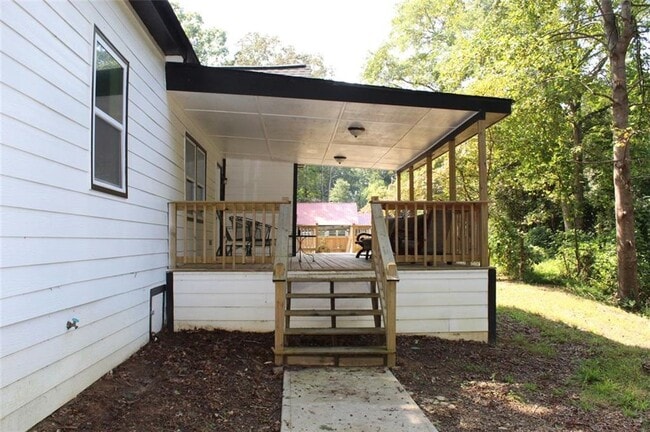 Building Photo - 202 Henderson Falls Rd