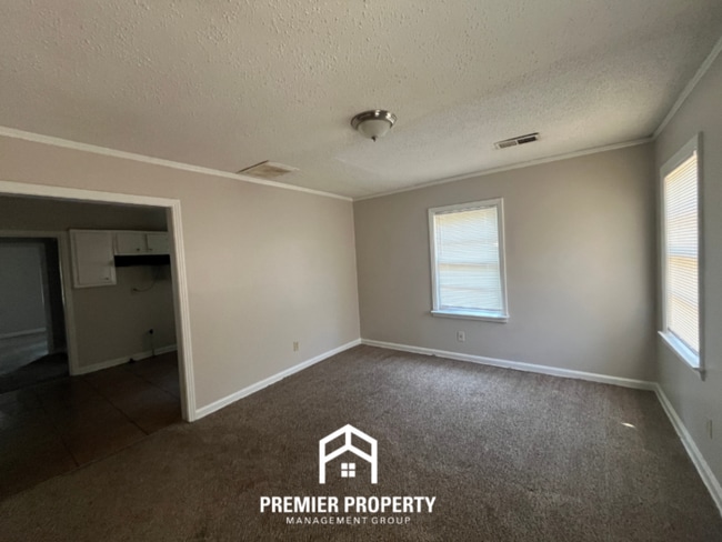 Building Photo - 1058 S Highland St