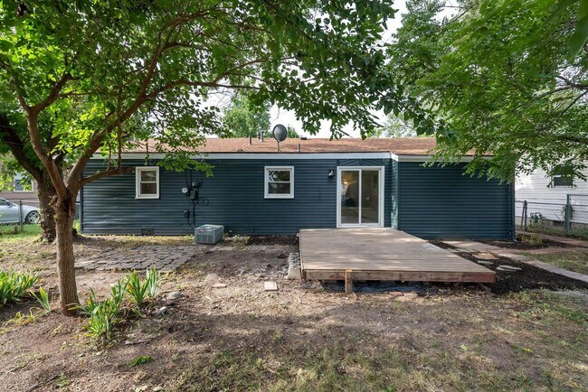 Building Photo - 2404 W 29th St S