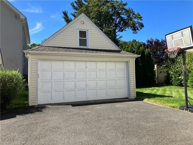 Building Photo - 54 Sprague Rd