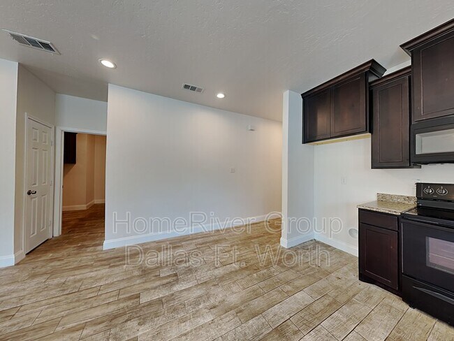 Foto del edificio - 3315 Travis St