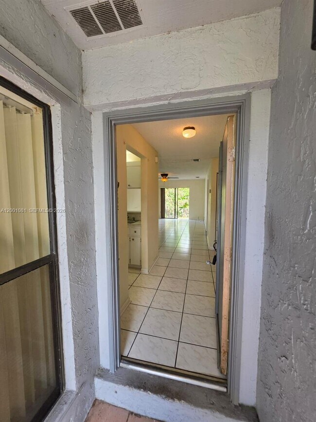 Building Photo - 7959 NW 41 Ct