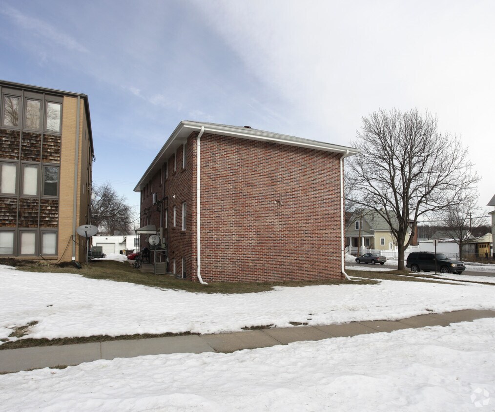 Building Photo - 931 S 22nd St