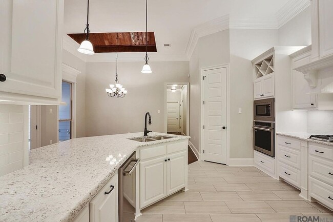 Building Photo - 41050 Galvez Trails Blvd