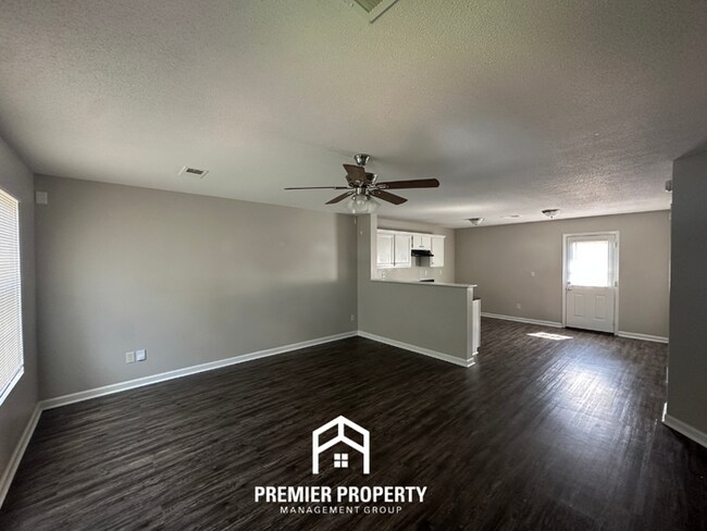 Foto del edificio - Beautiful 2-Story 3BR/2.5BA Cordova Home | 1,734 Sq Ft, High Ceilings & 2-Car Garage