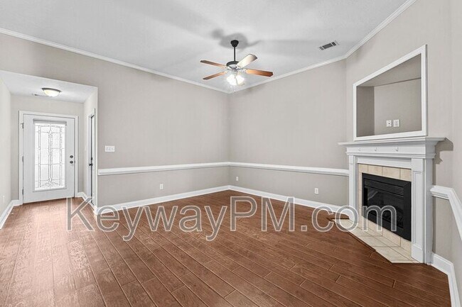 Foto del edificio - 823 Whispering Willow Ct