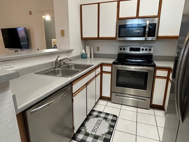 Building Photo - 1 Bedroom - 1 Bath