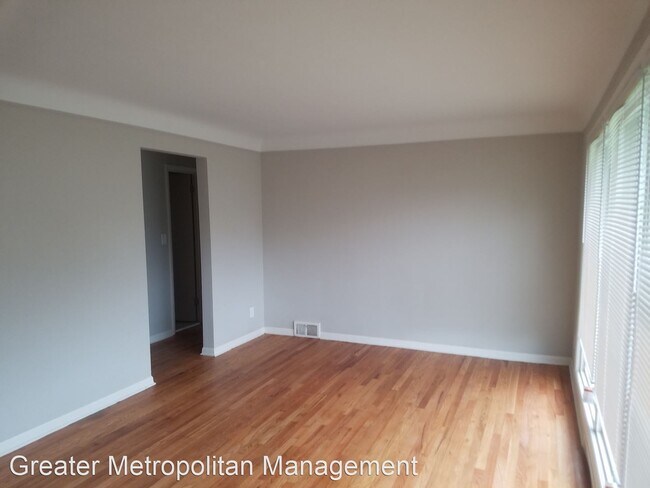 Building Photo - 3 br, 2.5 bath House - 254 Greenvale Road