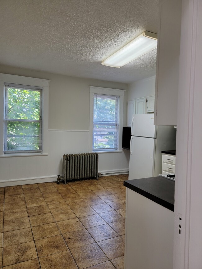 Building Photo - 114 Woodbridge Ave