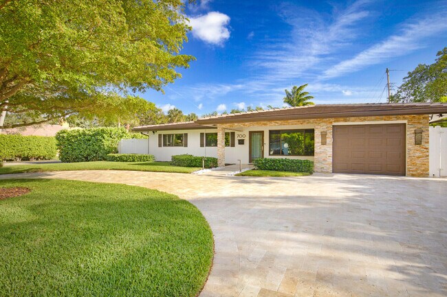 Foto del edificio - 700 NW 7th Dr