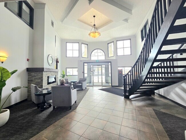 Photo du bâtiment - 10221-10111 111 St NW