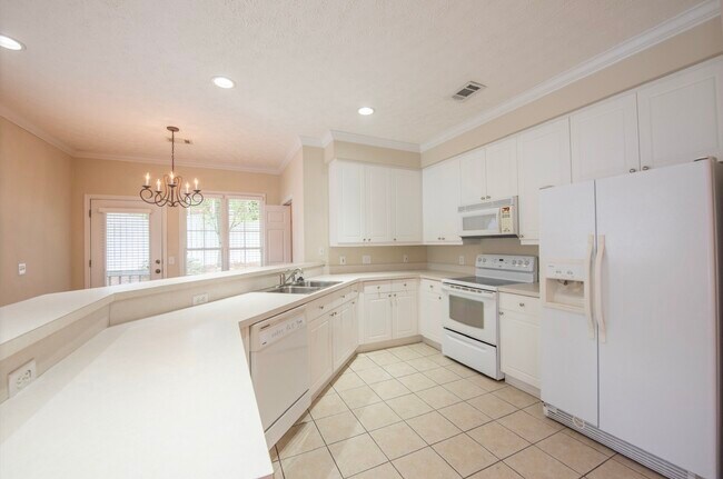 Foto del edificio - 1613 Over Cup Cir