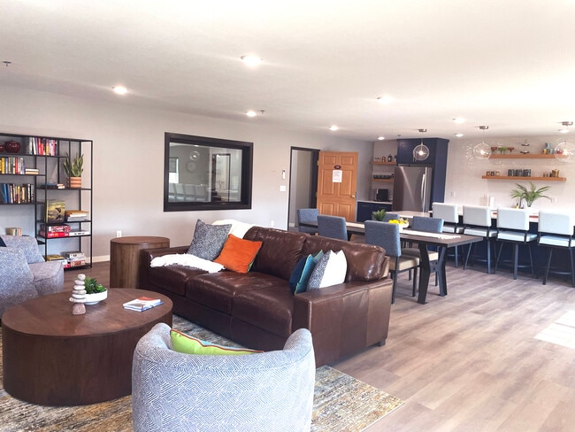 Building Photo - Bridgewater Estates