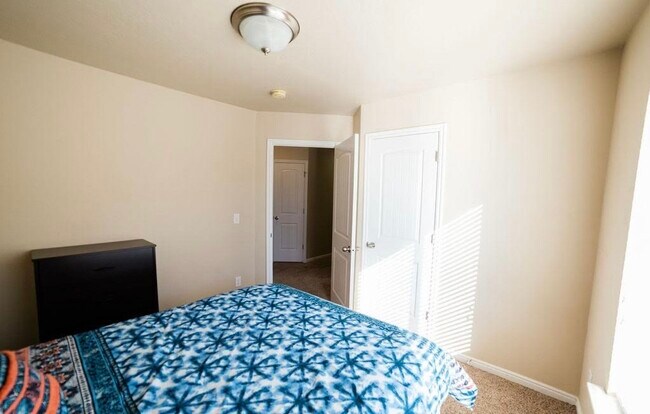 Building Photo - 1606 W 300 S
