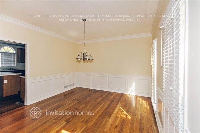 Foto del edificio - 1324 Beaumont Ct NW