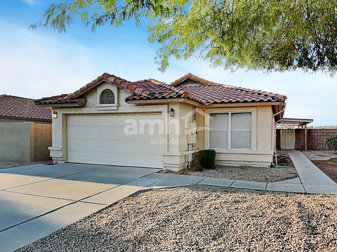 Primary Photo - 4106 E Alder Ave