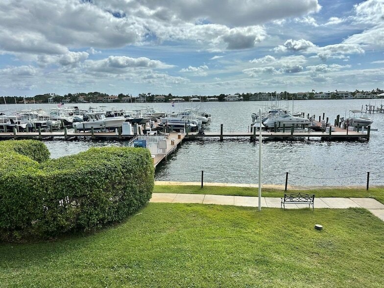 Photo - 167 Yacht Club Way