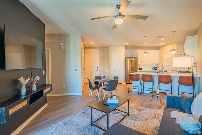 Building Photo - 730 E Marlette Ave