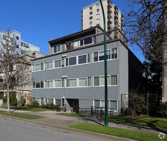 Building Photo - 1133 Barclay St