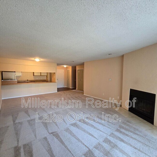 Building Photo - 25 Louck St