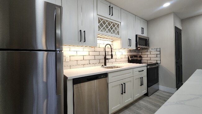 Building Photo - 914 Concordia Ln