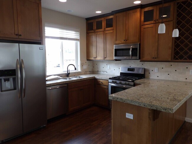 Foto del edificio - Townhome in hillsboro