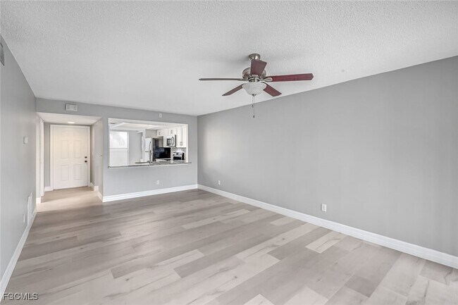 Foto del edificio - 15206 Parkside Dr