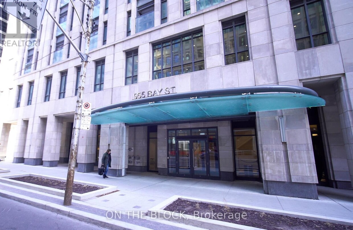 Primary Photo - 955-1955 Bay St.
