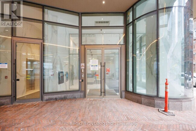 Photo du bâtiment - 88 Queen St E