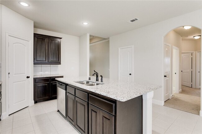 Building Photo - 601 Beechwood Dr