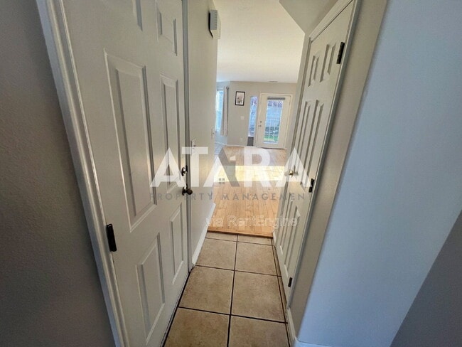 Building Photo - 254 Bliss Ct