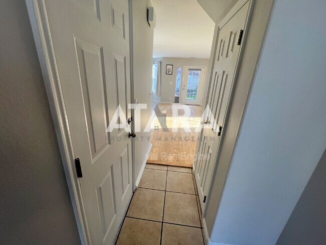 Foto del edificio - 254 Bliss Ct