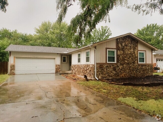 Building Photo - 4149 Clarendon St