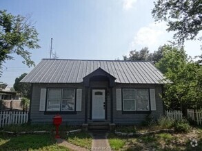 Building Photo - 402 Ayrshire St