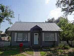 Building Photo - 402 Ayrshire St