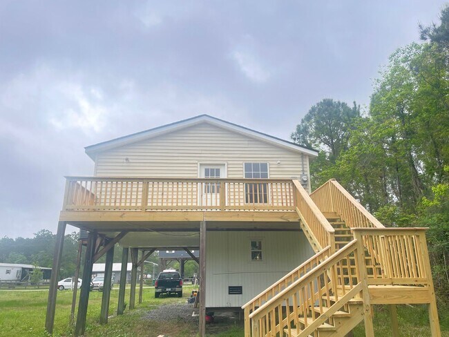 Foto del edificio - Cute 1 bed 1 bath home in Bay St Louis! Great location and nice yard!