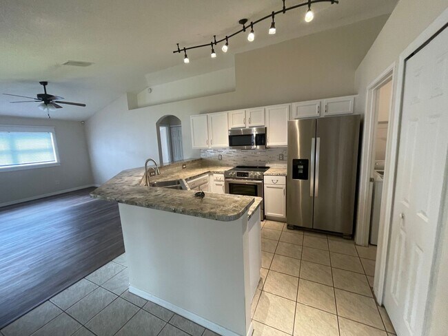 Foto del edificio - GORGEOUS 3 Bedroom, 2 Bathroom Home in Del...