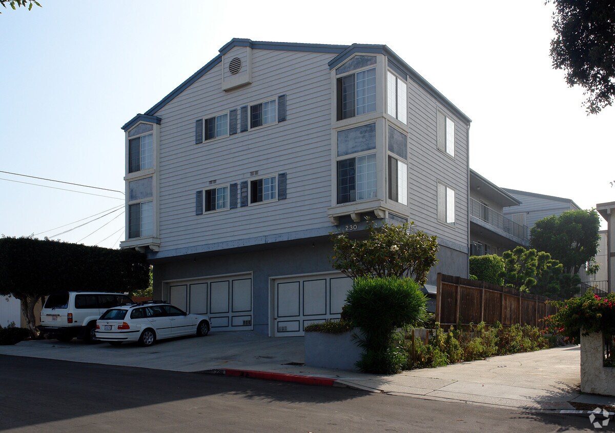Primary Photo - 230 Sheldon St