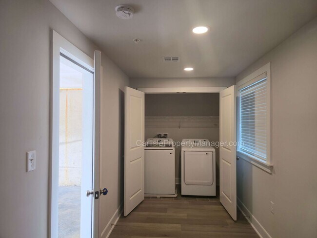 Foto del edificio - Brand new home for rent in Carlisle with o...