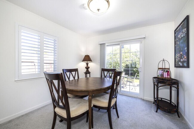 Foto del edificio - Lovingly Maintained 3 Bed, 1 Bath Home on Quiet Cul-de-Save